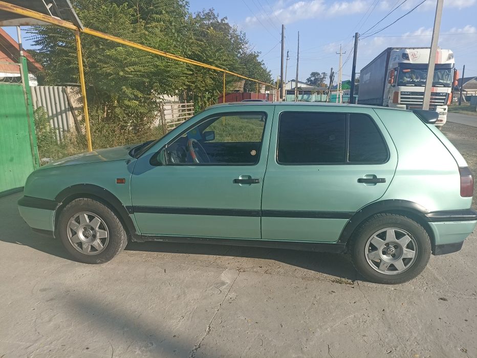 Автомобиль фольцваген гольф