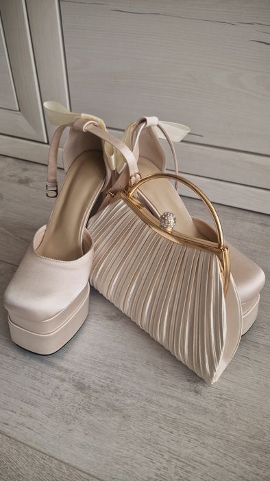 Дамска чанта за специален повод