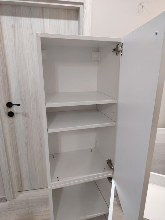 Двоен шкаф ИКЕА Ikea KNOXHULT с крачета и две вратички
