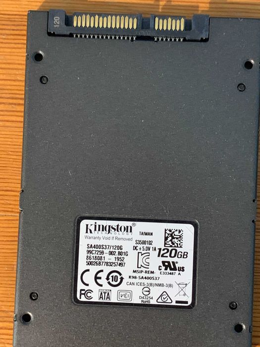 Kingston KC600 1TB / Kingston A400 480GB / Kingston A400 120GB / Adata SU650 120GB