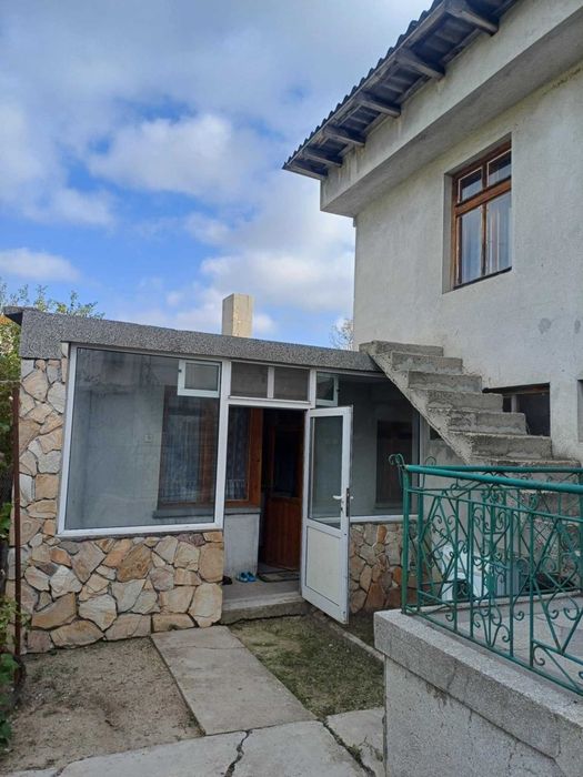 Етаж от къща, Сладкарски цех, Гараж, Партерна гарсониера