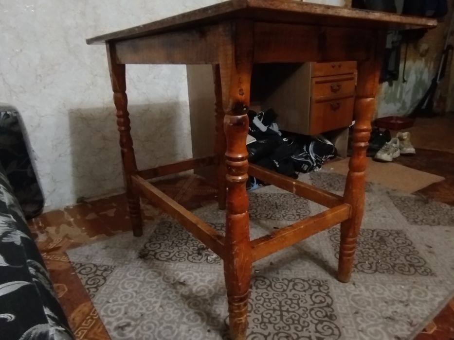 Продам небольшой столик