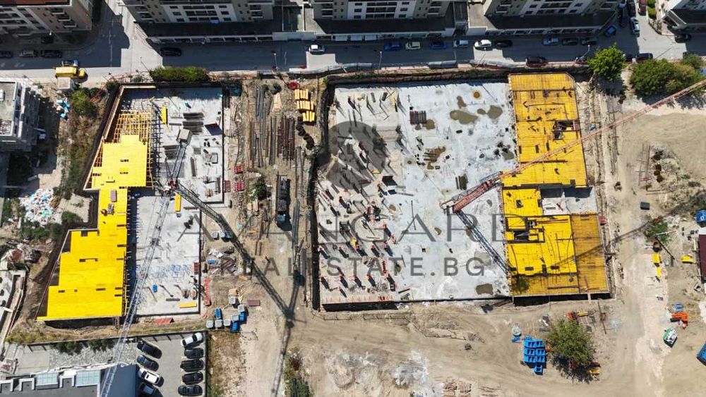 Продава се Тристаен апартамент в Пловдив, Кършияка - 103 кв.м за 1246 €/кв.м - Снимка #2