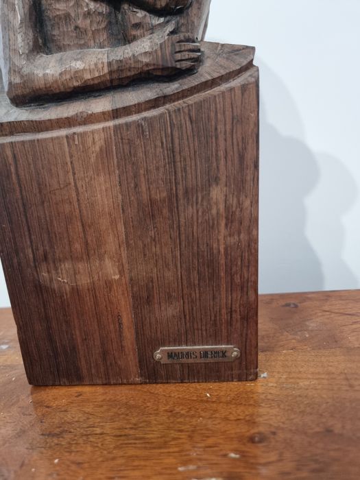 Sculptură in lemn „Madonă cu Pruncul”