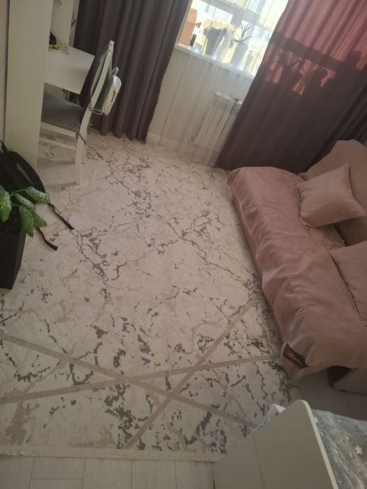 Палас отличного качество  65000