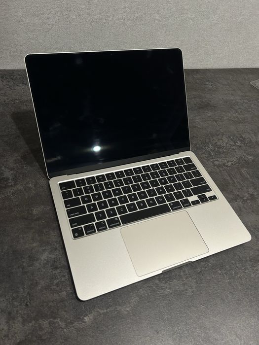 MacBook Air (M2, 2022 г.)