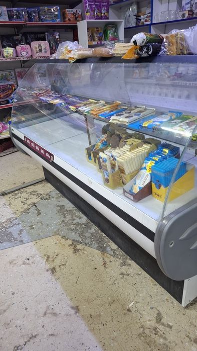 Витринный холодильник