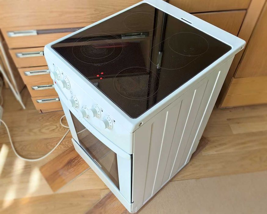 Готварска печка Gorenje стъклокерамичен плот