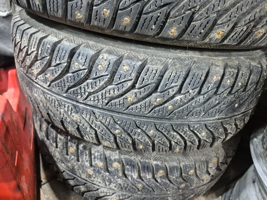 Продам комплект резины на дисках
