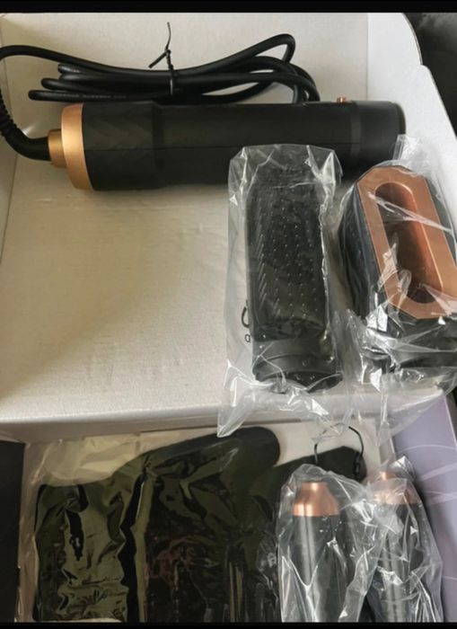 Aparat coafat păr cu 6 accesorii