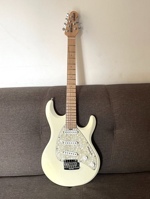 MusicMan Silhouette Special