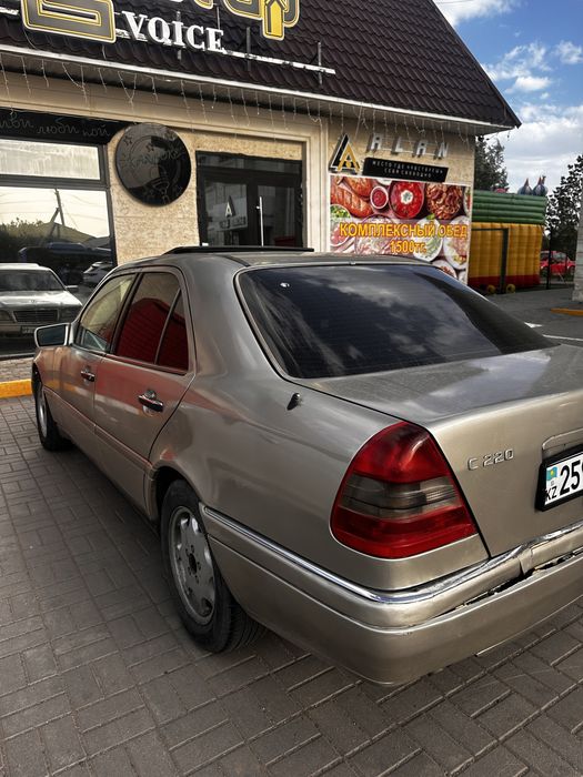 Продам мерс с 220
