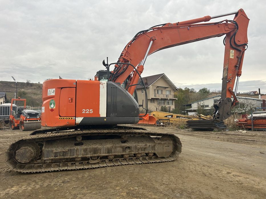 Excavator Hitachi 225 uslc
