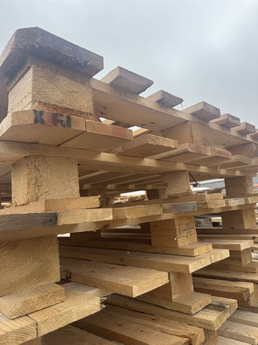 Прдам поддоны в хорошем состоянии