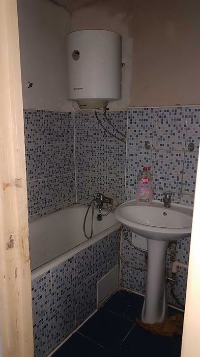 VAND APARTAMENT 3 CAMERE, bloc nou anvelopat, Deva, proprietar
