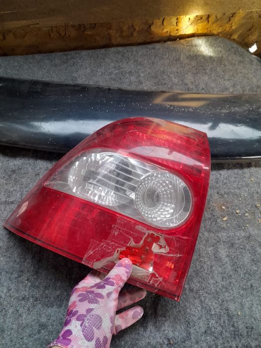 Продам заднии фар приоры