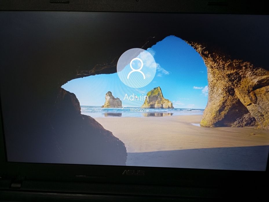 Laptop Medion Akoya i3