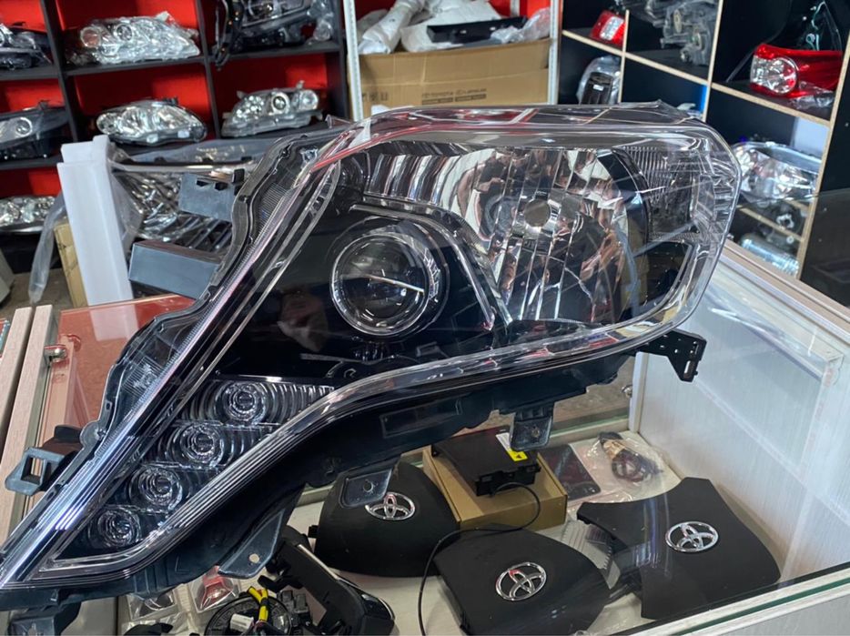 Фара Toyota Land Cruiser Prado 155