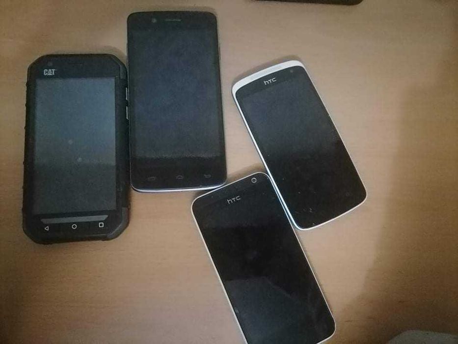 Телефони за части