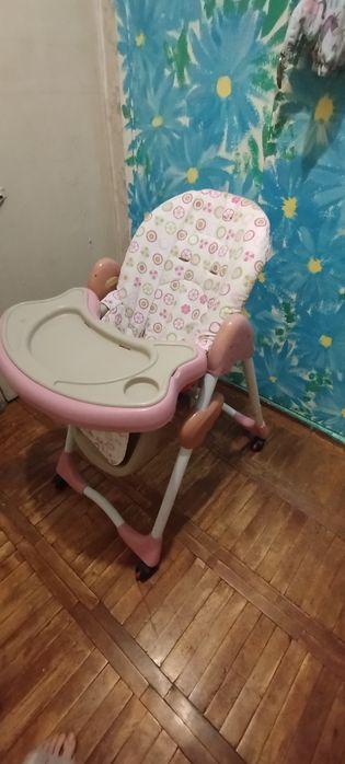 Детский стульчик для кормления
