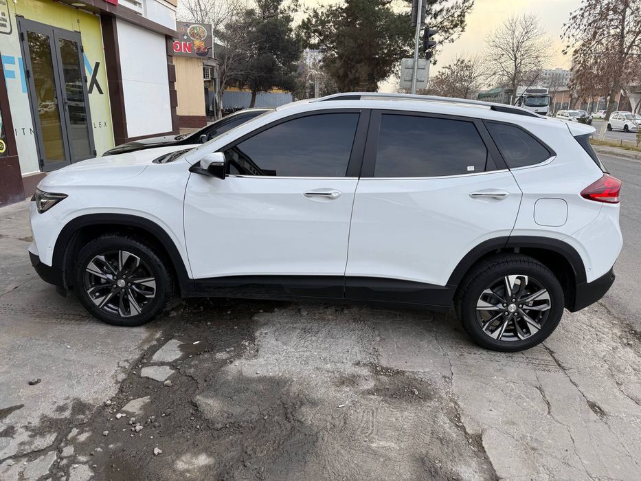 Tracker Premier Треккер 2023