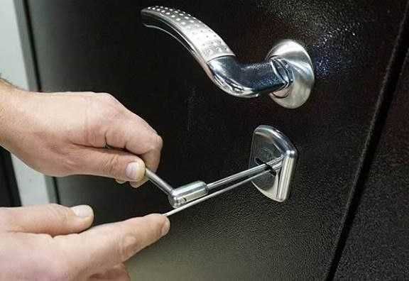 Вскрытие замка \ Установка, врезка замка \ Замена и Ремонт ручек