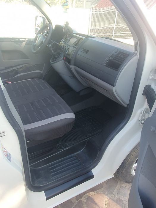 De vanzare VW T5  3 locuri  2.5 TDI  TRACTIUNE 4x4 2009  Euro 4 Recent adus Germania Impecabila
