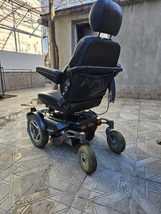 Инвалидна количка с много екстри