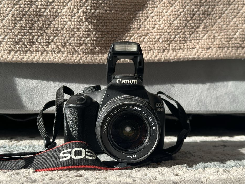 продам фотоаппарат canon EOS 1200D