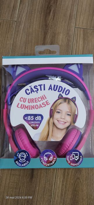 Casti audio cu urechi luminoase  On-Ear