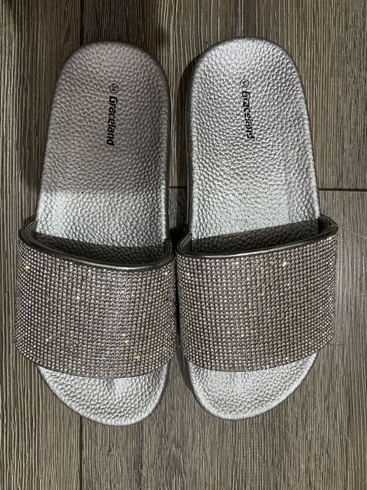 Детские- женские тапочки 34 размер новые