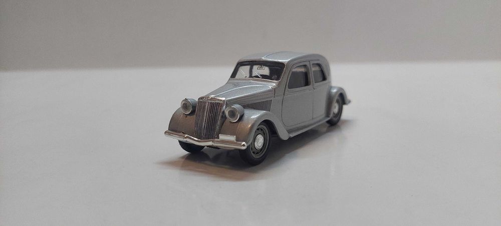 Machete de colectie auto retro scara 1/43