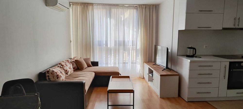 Продава се Тристаен апартамент в Варна, Гръцка махала - 100 кв.м за 2490 €/кв.м - Снимка #1