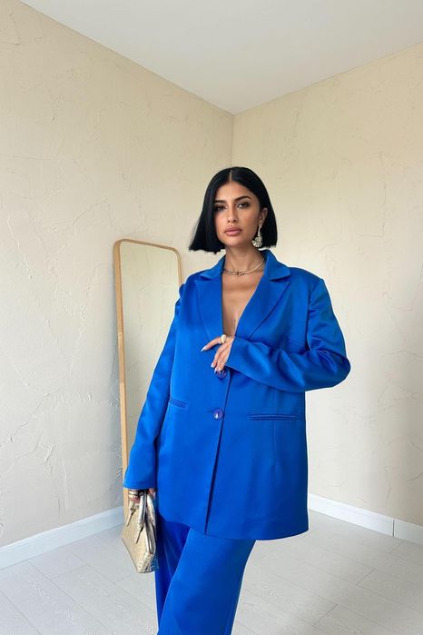 Дамски син костюм от две части – сако и панталон с ластик
