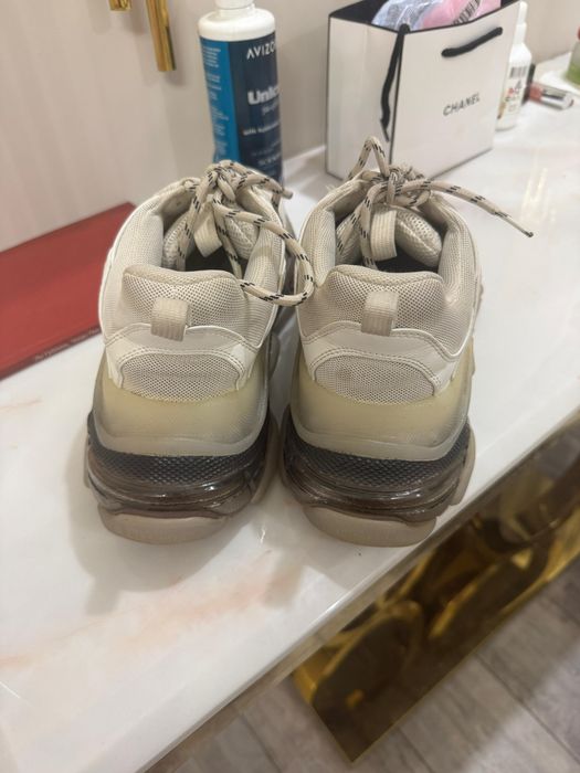 Продам кроссовки Balenciaga