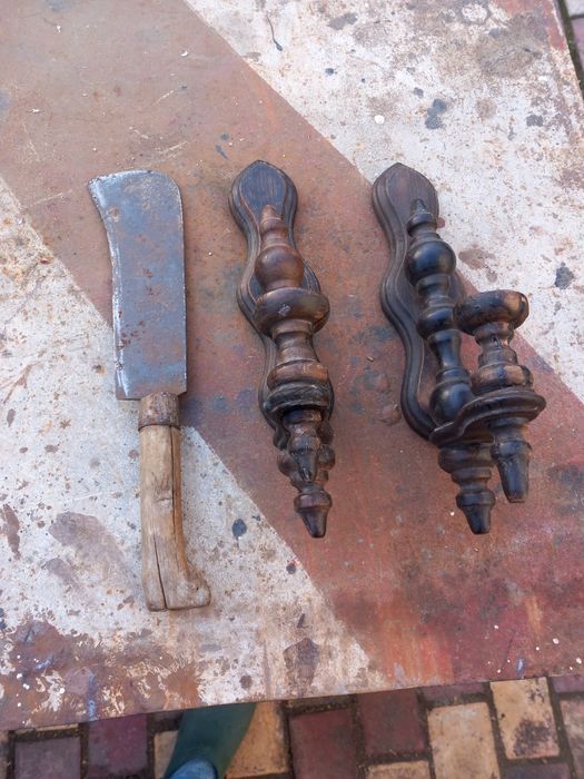 Set suporți lumânări și un cuțit vechi