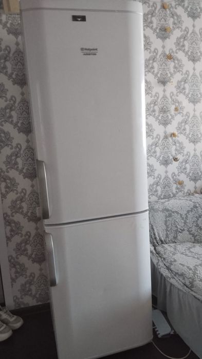 Продам холодильник на запчасти