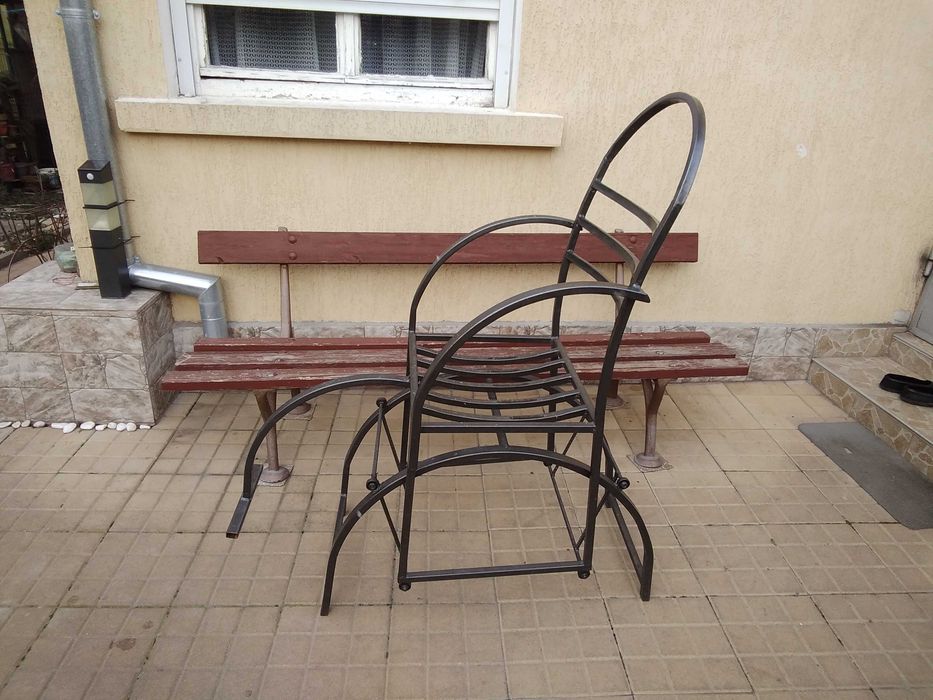 Цветарник  виенско колело и люлеещ се стол