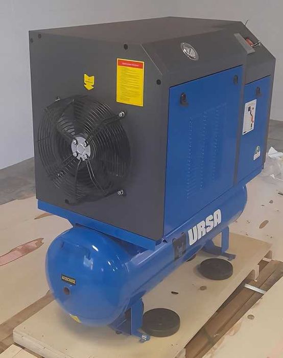 Винтов компресор 7,5kW, бутилка 120L, дебит 1100L / 10BAR