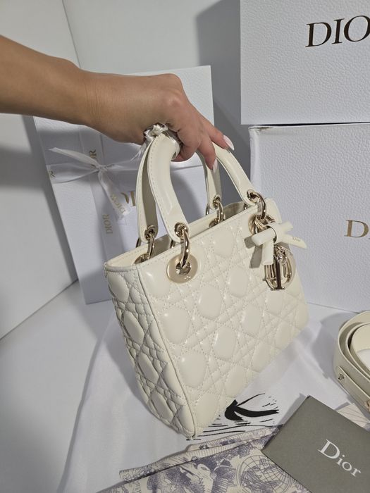Налична чанта Lady Dior Latte
