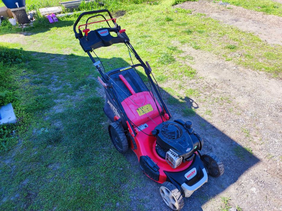 Бензинова самоходна косачка с кош Hecht 2015г. BriggsStratton 140cm 3кс 4t 46см 32кг