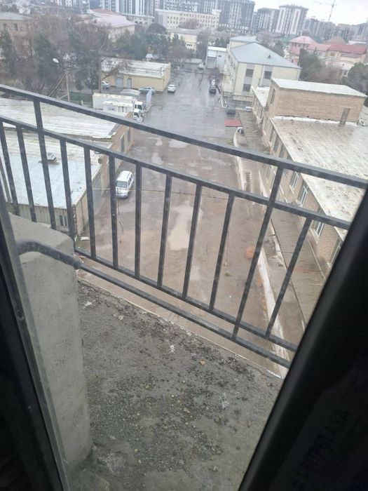 Latico tomondan 2xonalik karobka kvartira sotiladi №62