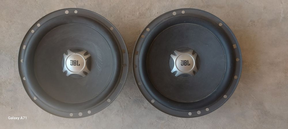 JBL аригинал холати яхши ишлайди