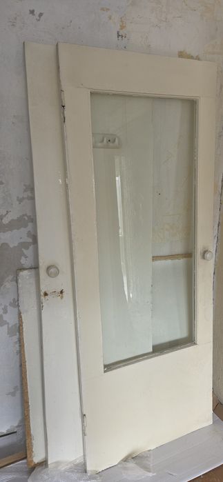 Отдам двери и дрова