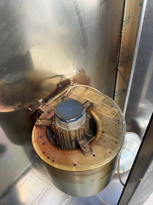 Hota centrala  inox  1800   x 1400 x 400  h cu motor si filtre