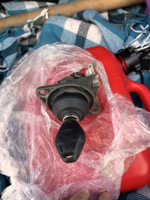 Замок багажника бмв