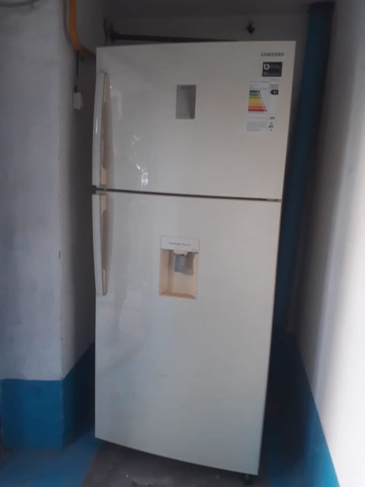 Холодильник сатылады