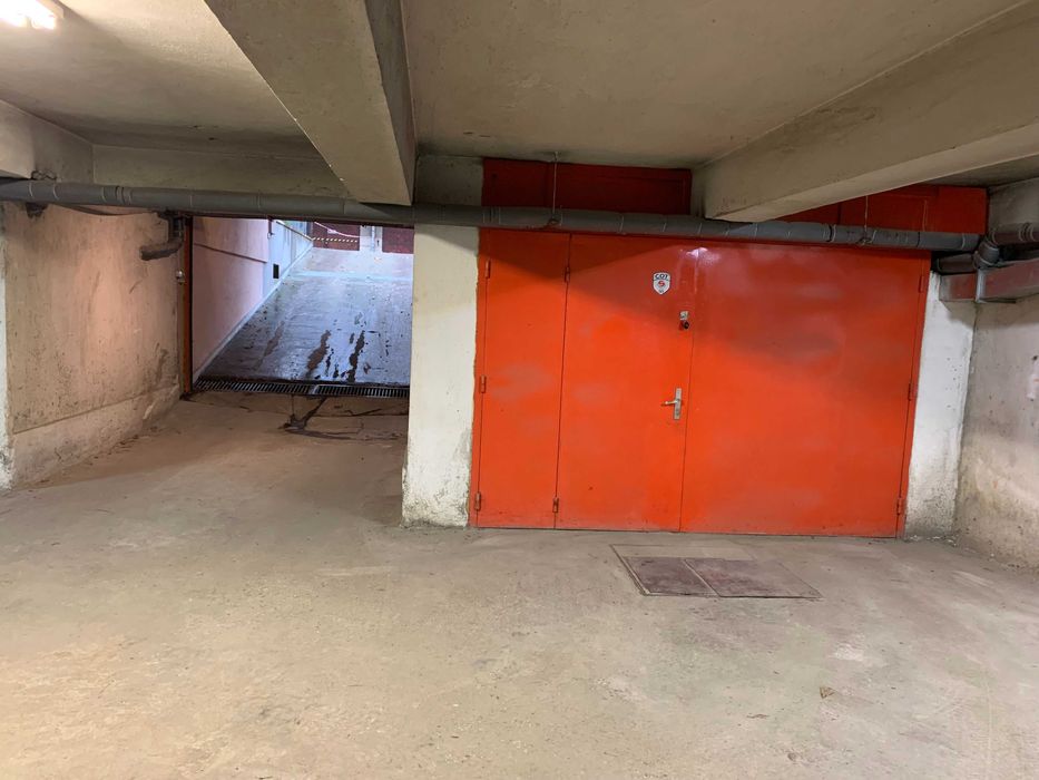 Дава се под наем Гараж / Паркомясто в София, Център - 18 кв.м за 200 € - Снимка #2