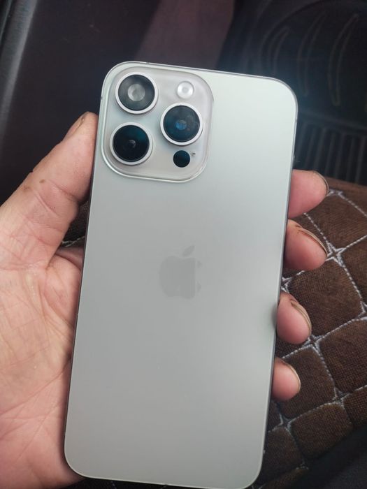 Продам 2 телефона за 15000