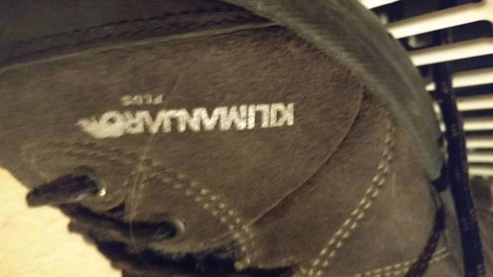 Непроникваеми туристически обувки